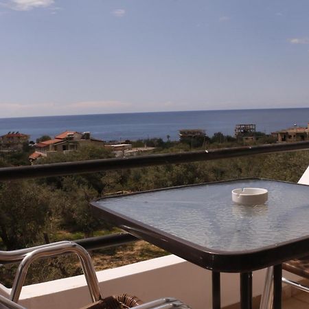 Velco Bb Himara Bed & Breakfast Eksteriør bilde