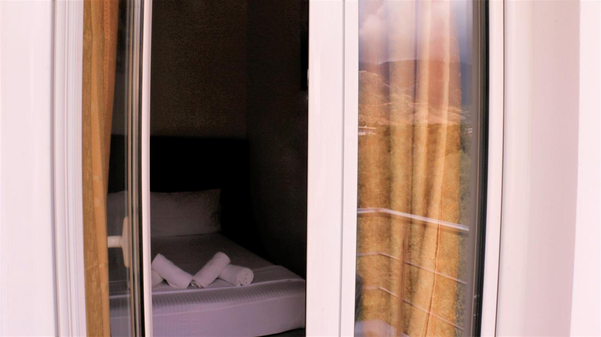 Velco Bb Himara Bed & Breakfast Eksteriør bilde