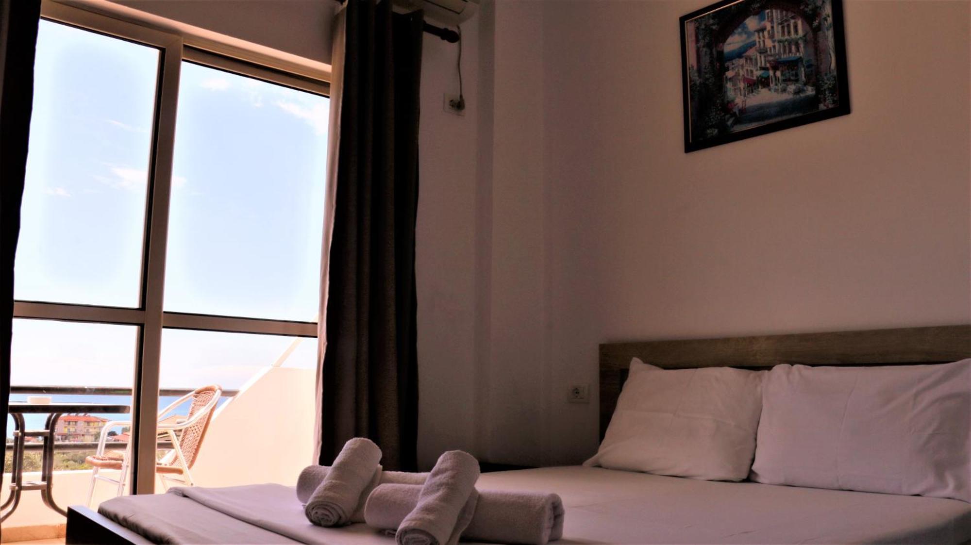 Velco Bb Himara Bed & Breakfast Eksteriør bilde
