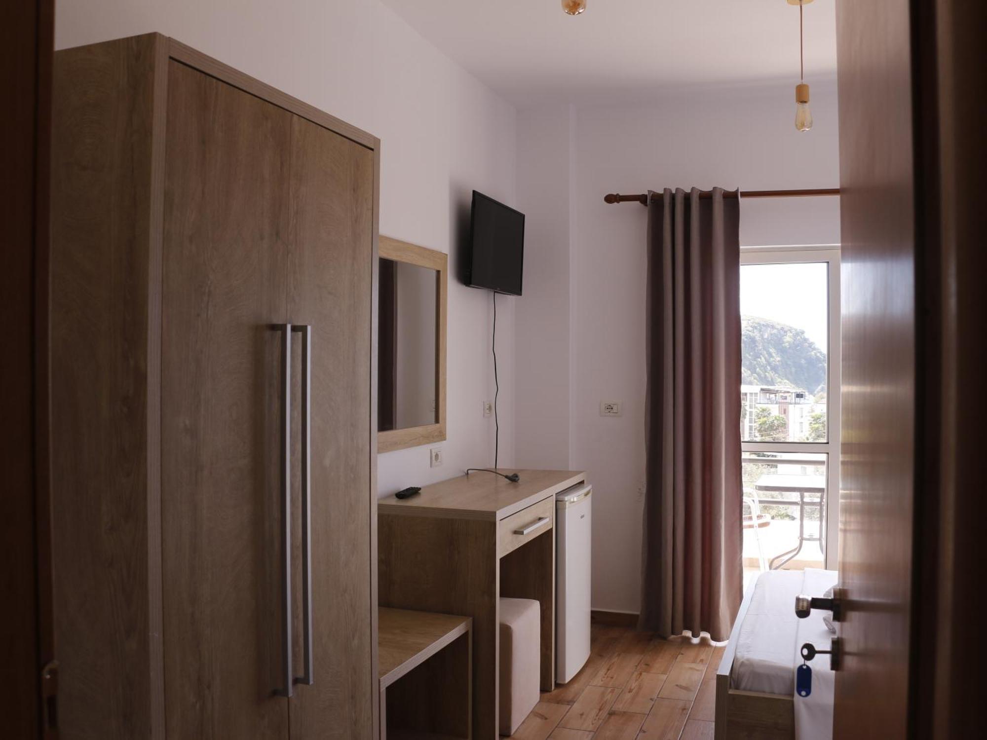 Velco Bb Himara Bed & Breakfast Eksteriør bilde