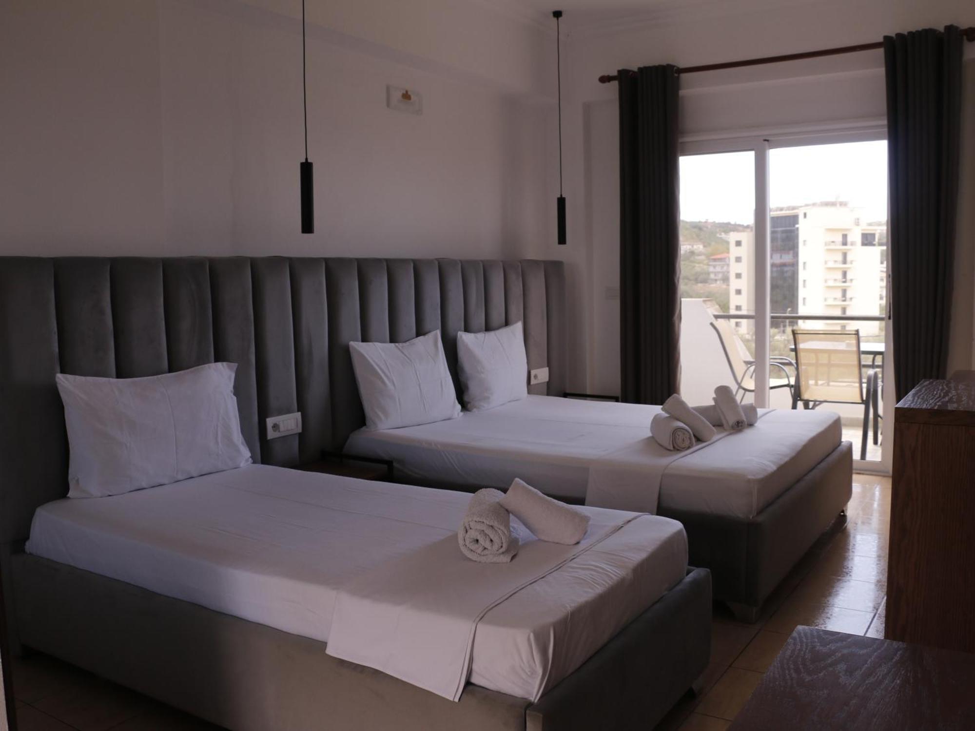 Velco Bb Himara Bed & Breakfast Eksteriør bilde